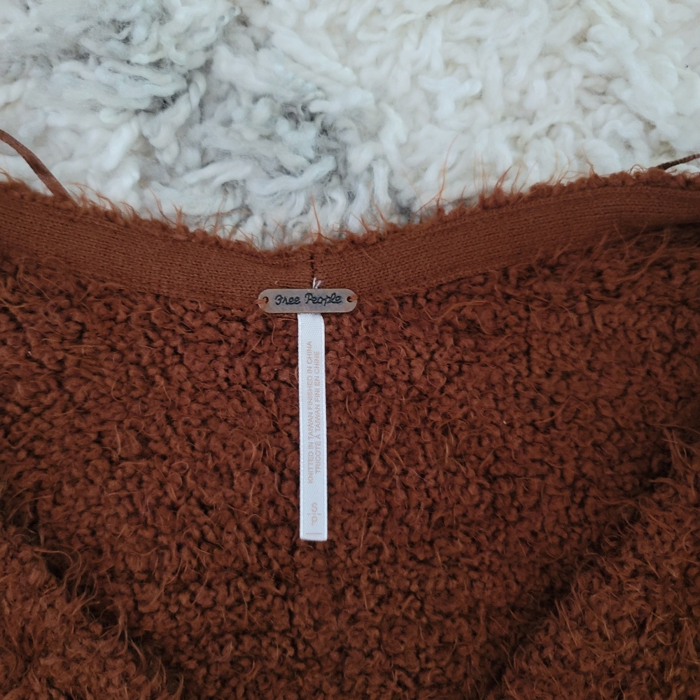 Free people brown v neck fuzzy sweater NWT - Picture 9 of 9